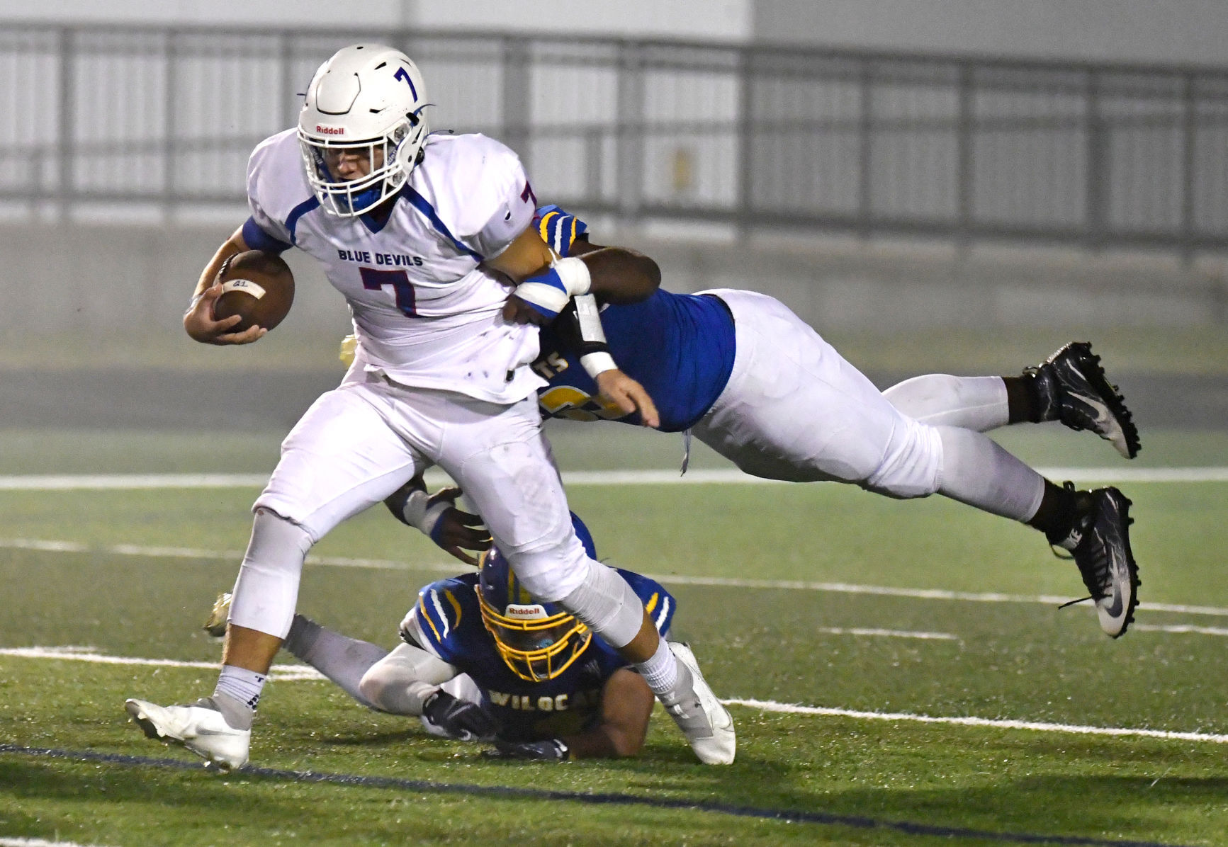 100821-qc-spt-cent-north fball-253